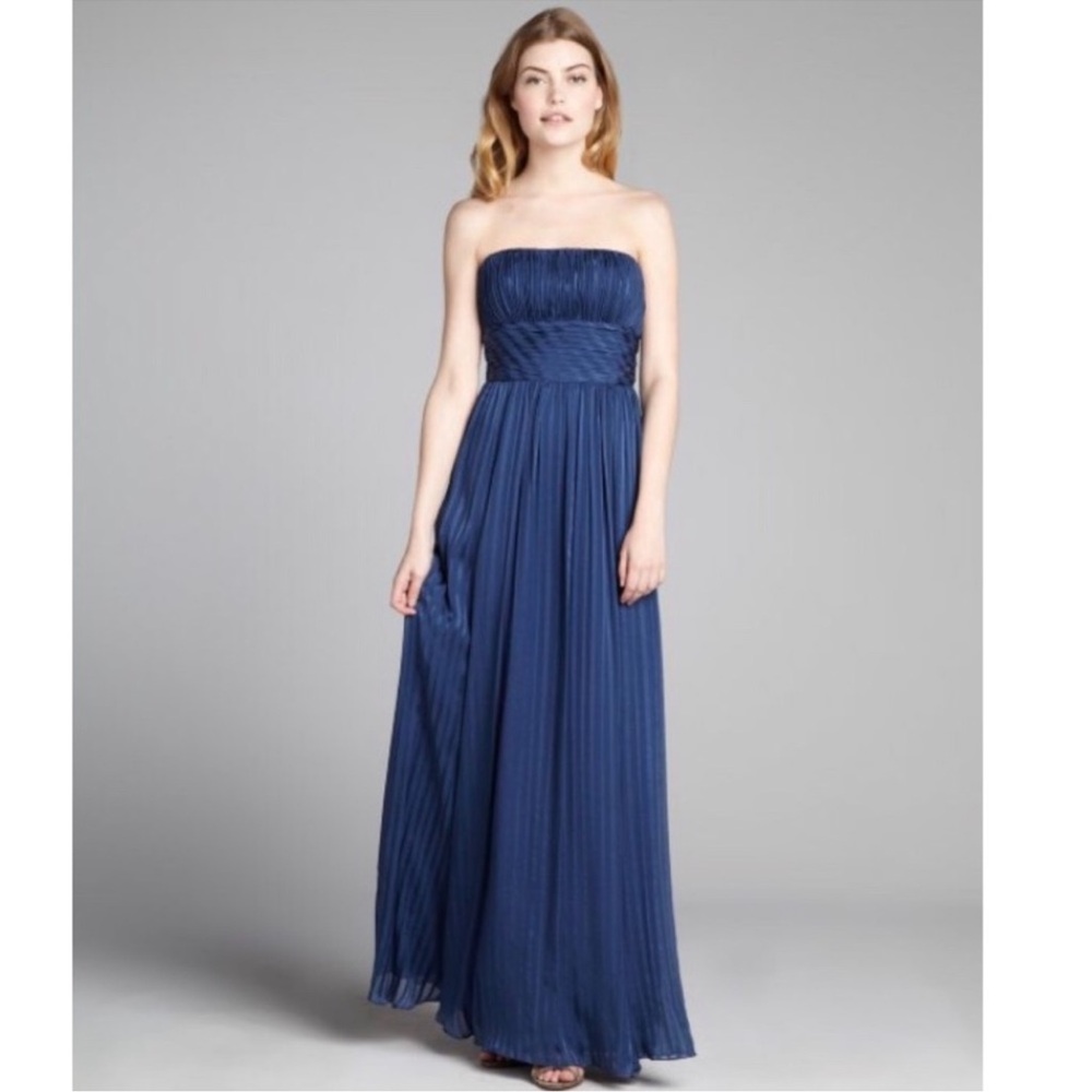 BCBGMAXAZRIA Blue Pleated Dress, Floor Length.
Beautiful Dress!!
